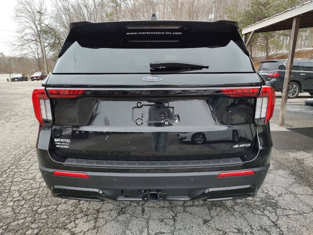 2025 Ford Explorer Image 8