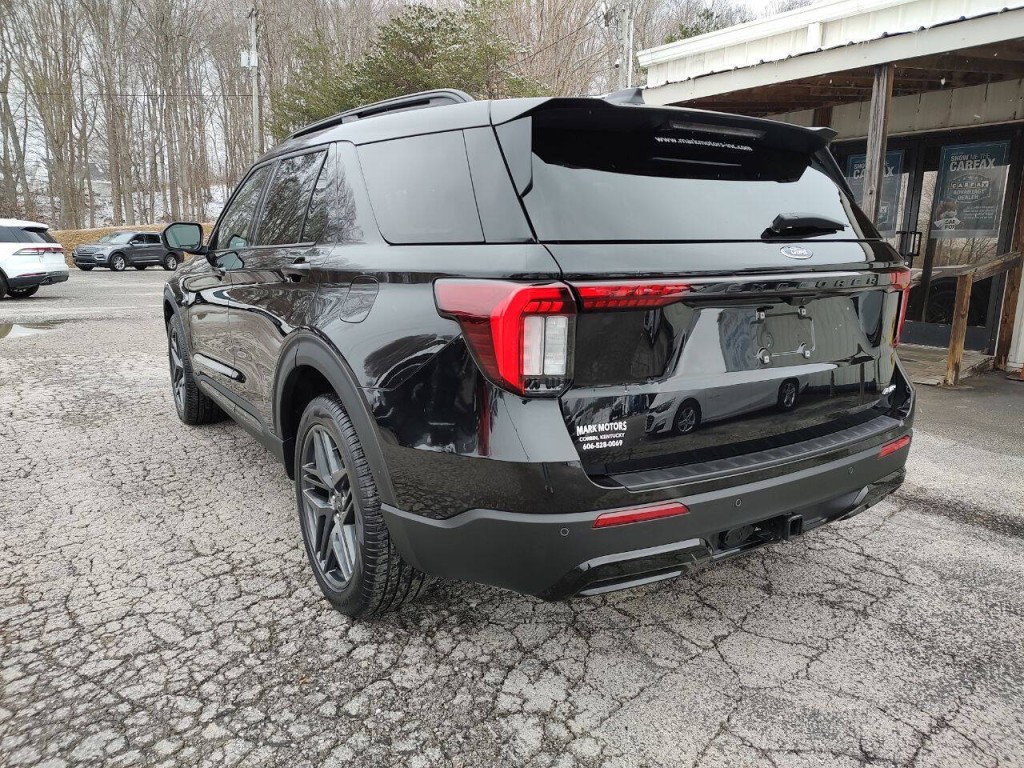 2025 Ford Explorer Image 9