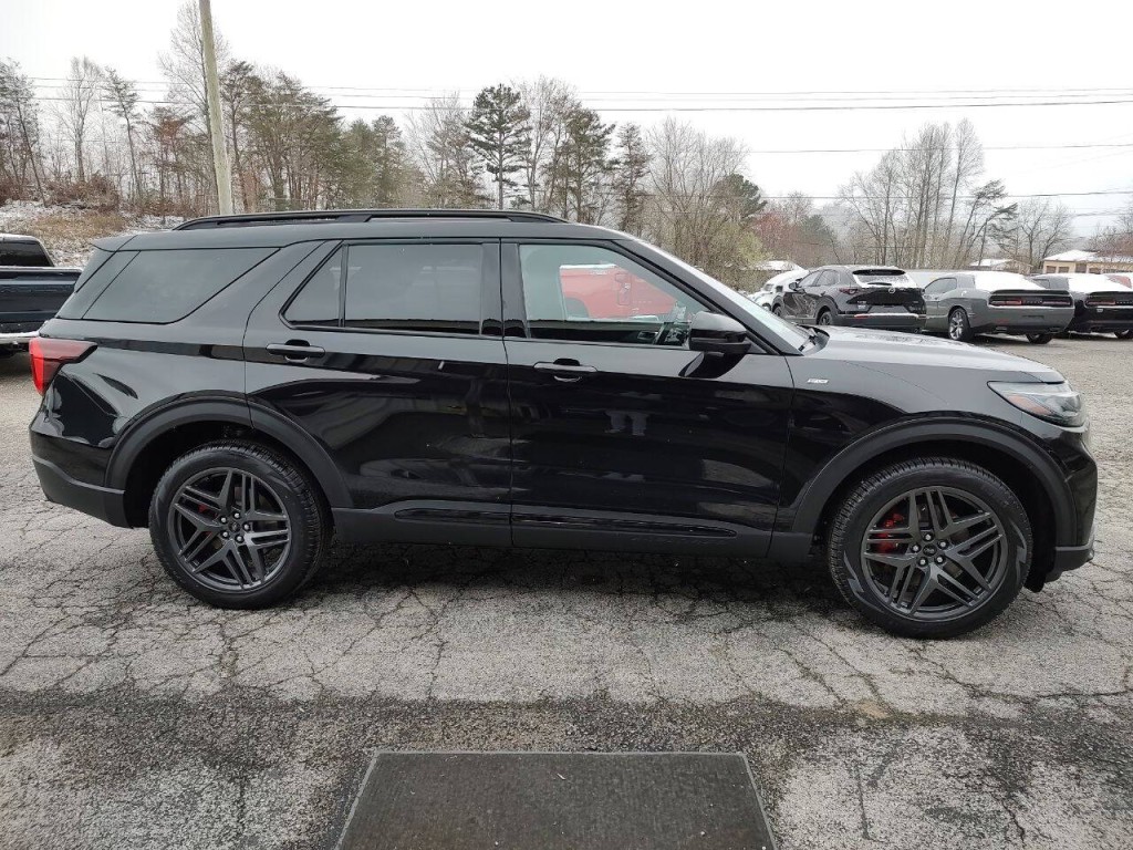2025 Ford Explorer Image 11