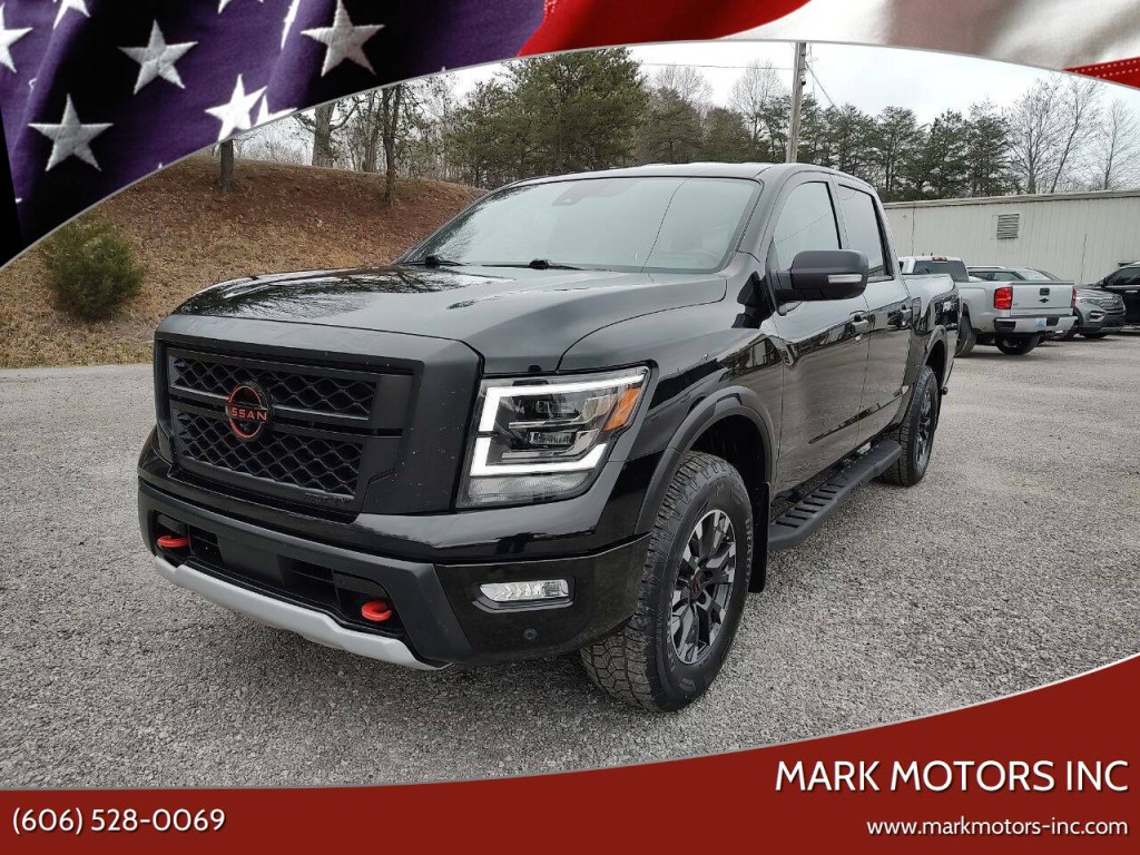 2023 Nissan Titan Image 1