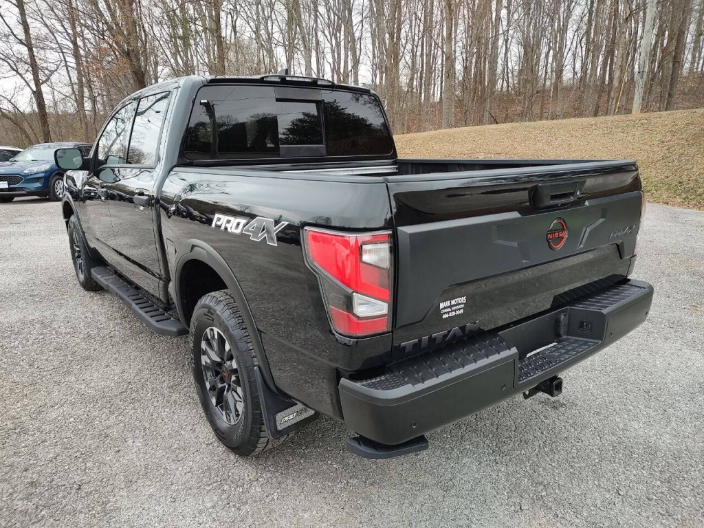 2023 Nissan Titan Image 5