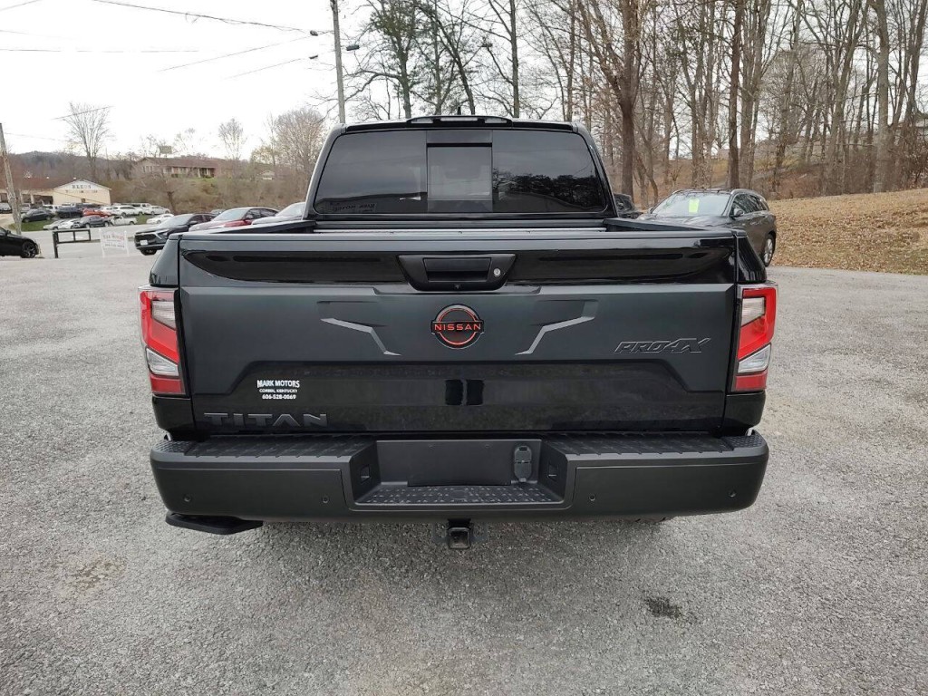 2023 Nissan Titan Image 6