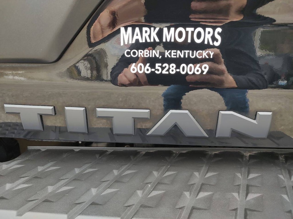 2023 Nissan Titan Image 12