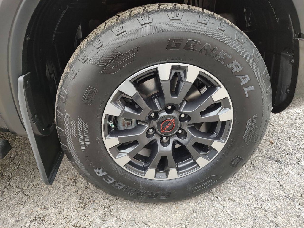 2023 Nissan Titan Image 16