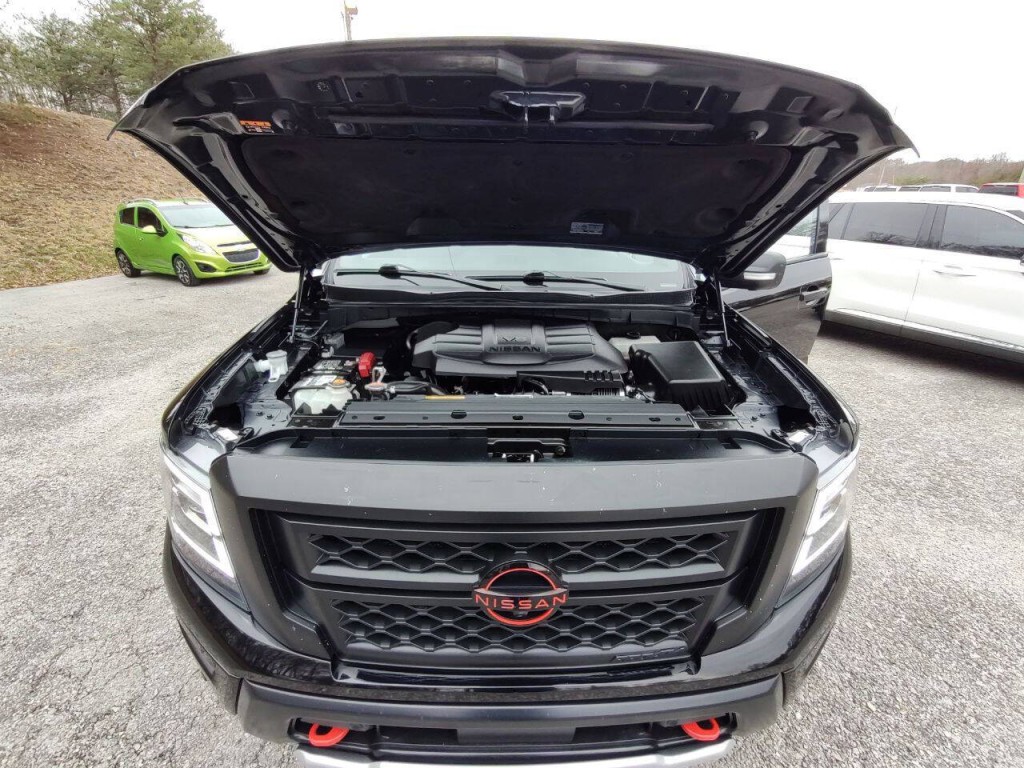 2023 Nissan Titan Image 23