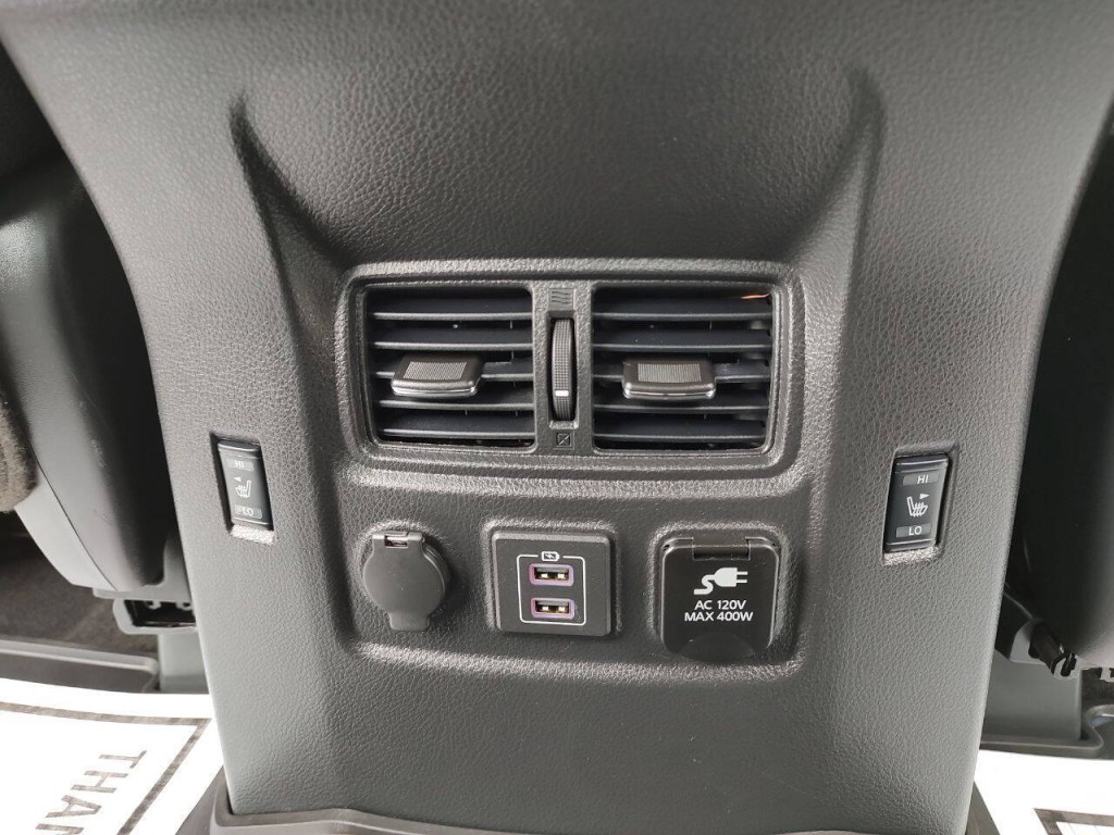 2023 Nissan Titan Image 30