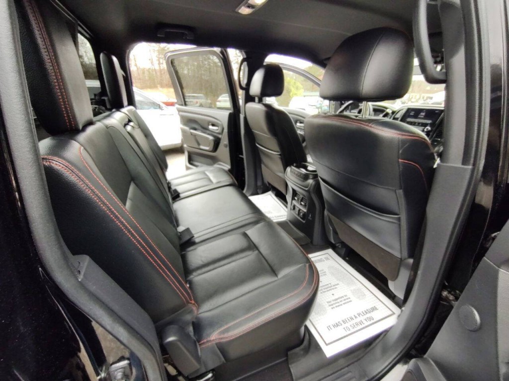 2023 Nissan Titan Image 31