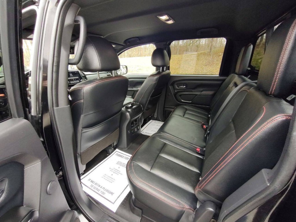 2023 Nissan Titan Image 32