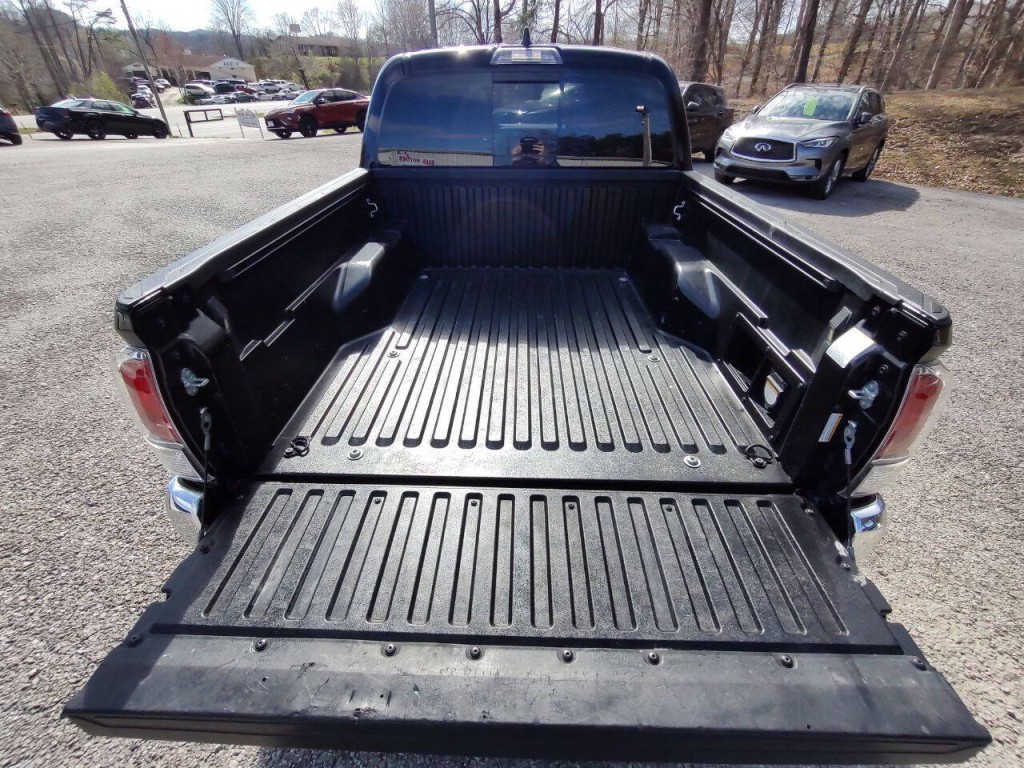 2023 Toyota Tacoma Image 8