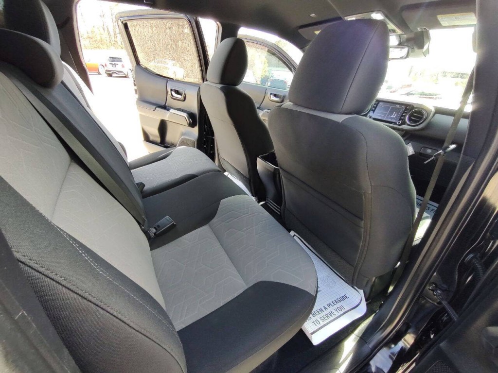 2023 Toyota Tacoma Image 24