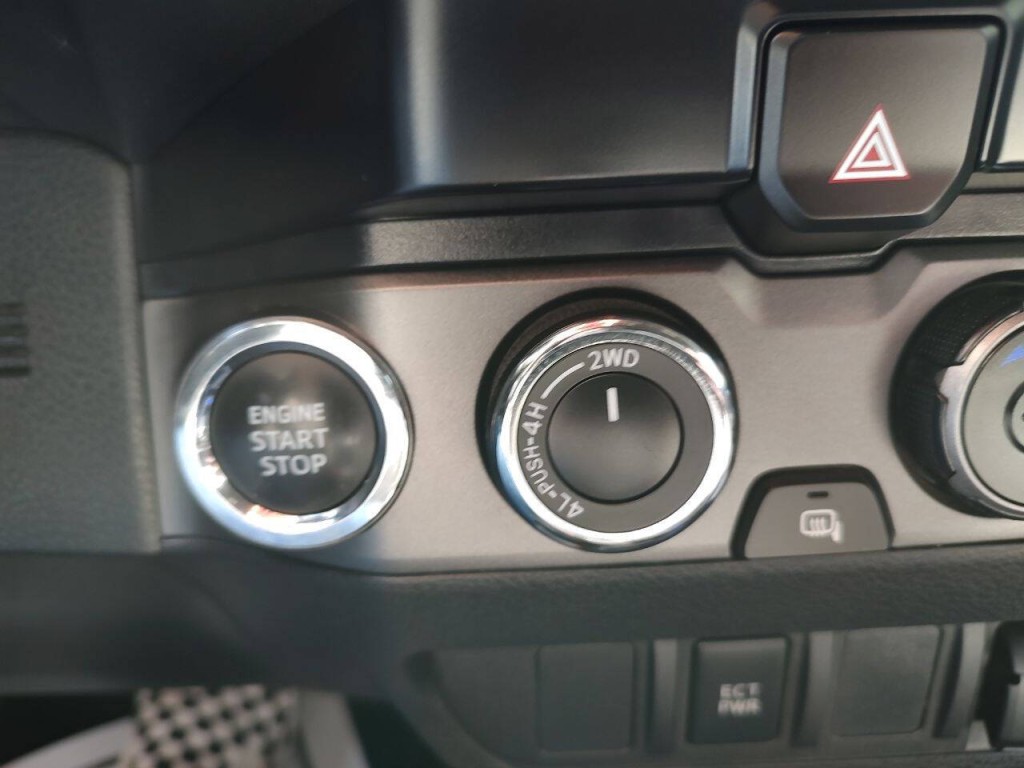 2023 Toyota Tacoma Image 42