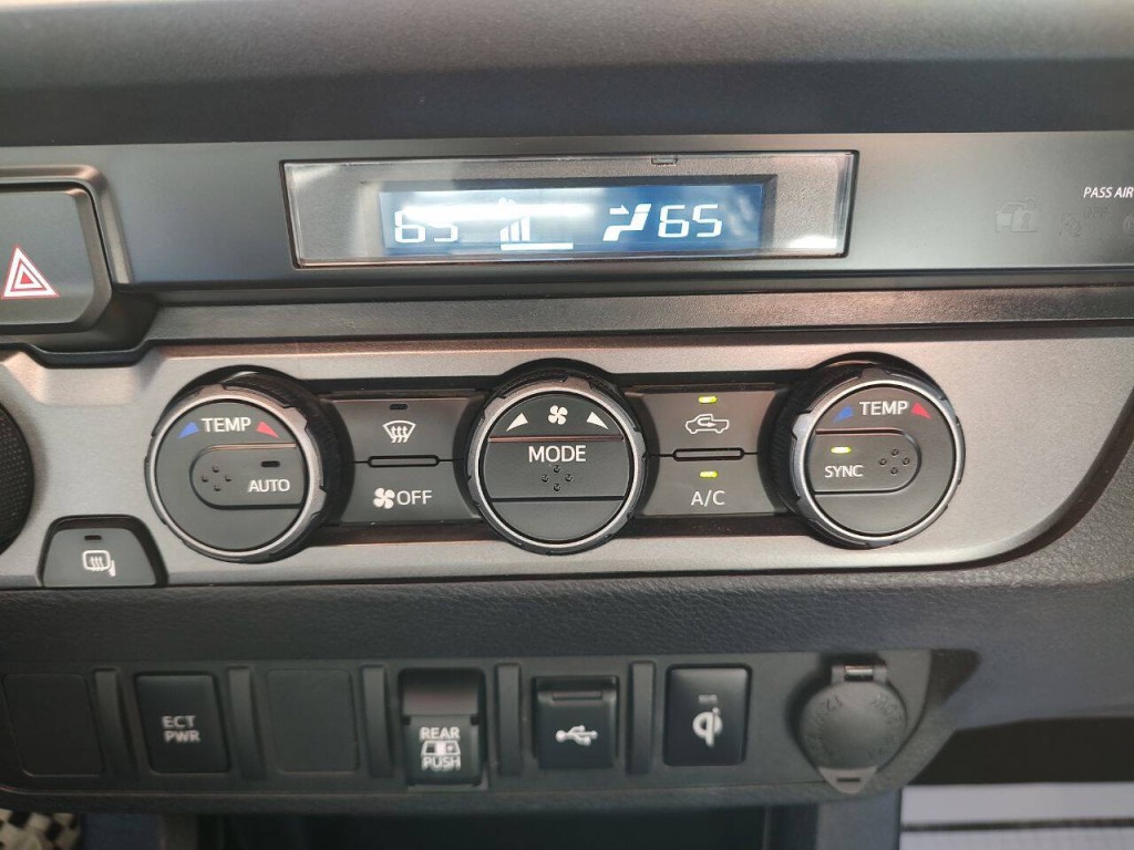 2023 Toyota Tacoma Image 43