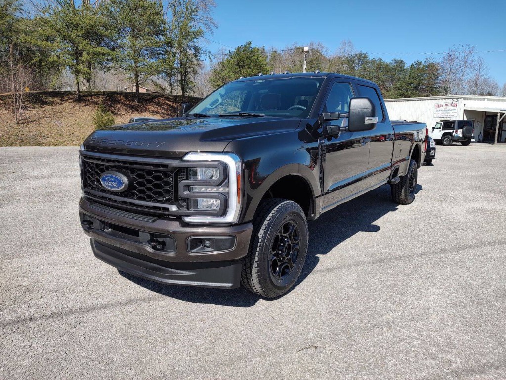 2024 Ford F-350 Image 2