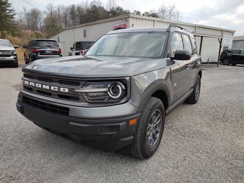 2022 Ford Bronco Image 2