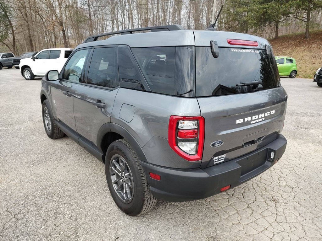 2022 Ford Bronco Image 8