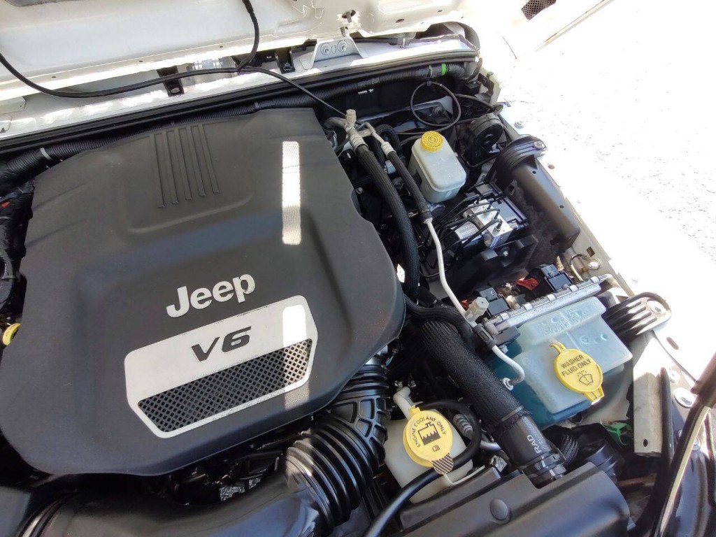 2015 Jeep Wrangler Unlimited Image 16