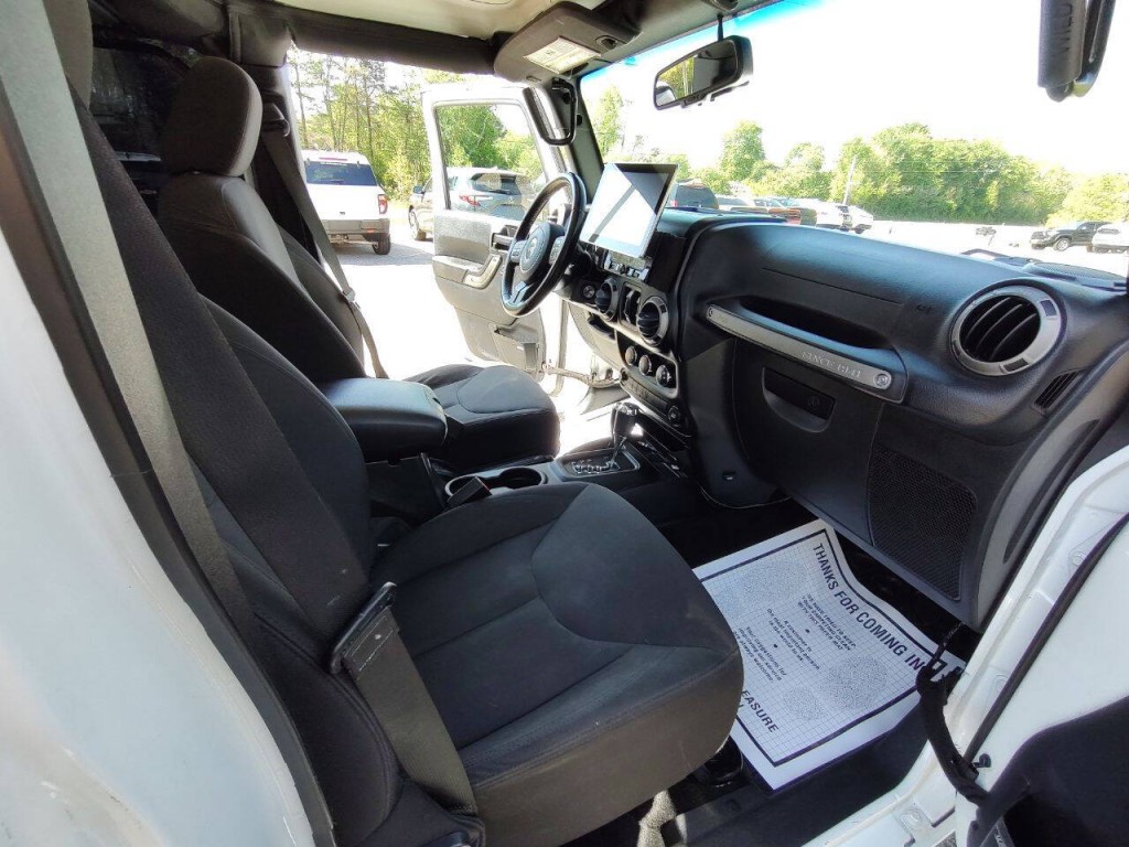 2015 Jeep Wrangler Unlimited Image 34