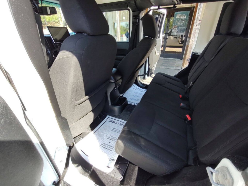 2015 Jeep Wrangler Unlimited Image 37