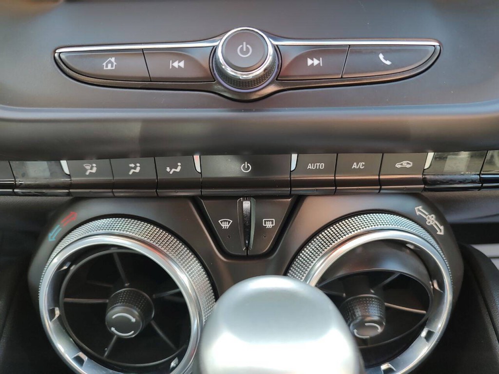 2023 Chevrolet Camaro Image 16