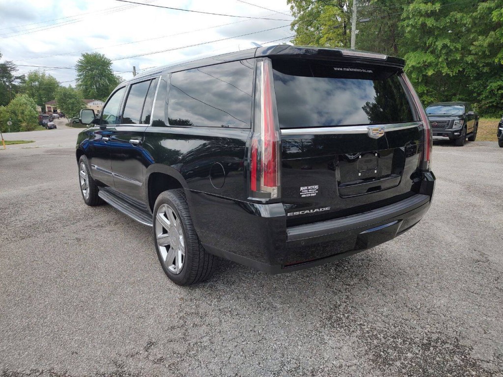 2016 Cadillac Escalade Image 4