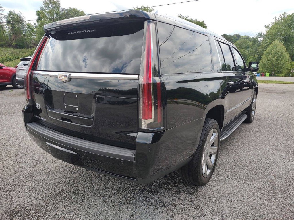 2016 Cadillac Escalade Image 6