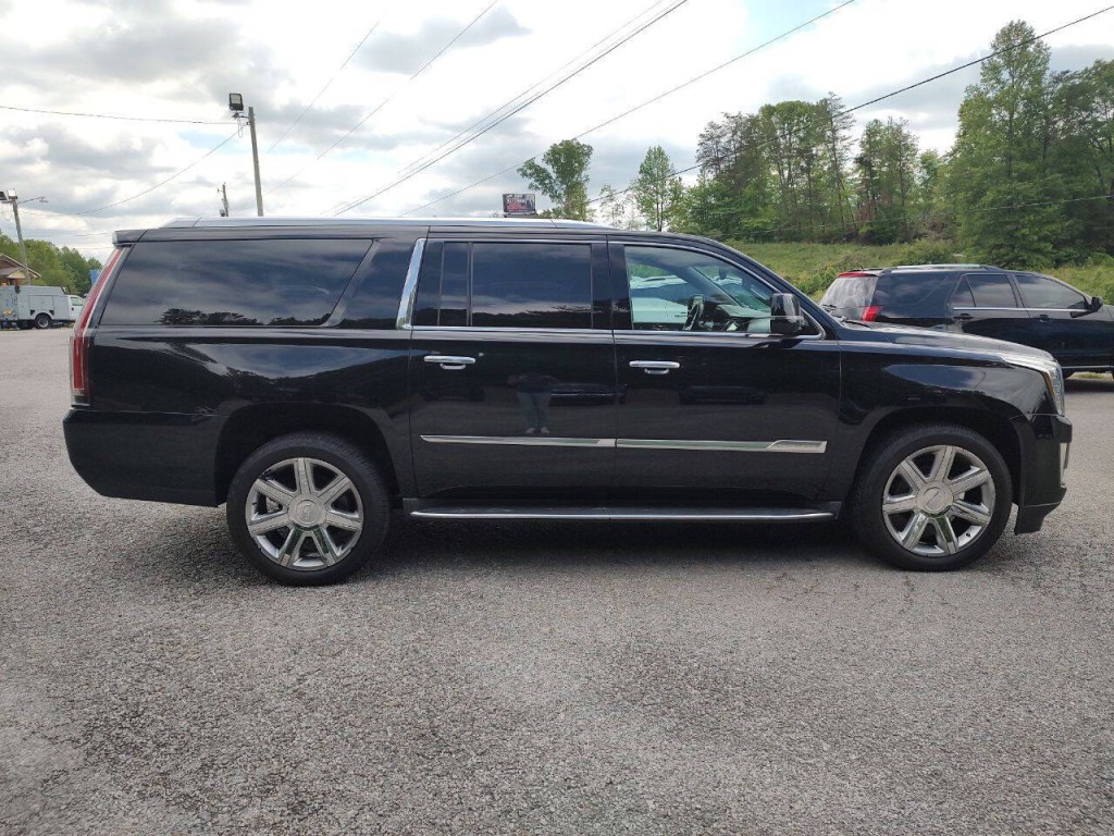 2016 Cadillac Escalade Image 7