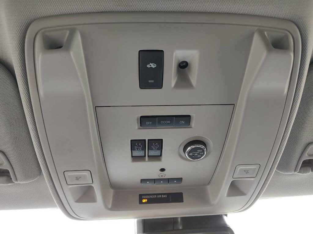 2016 Cadillac Escalade Image 25