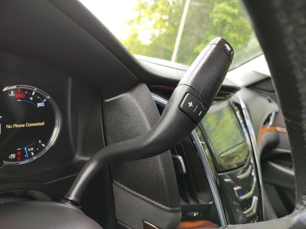 2016 Cadillac Escalade Image 29