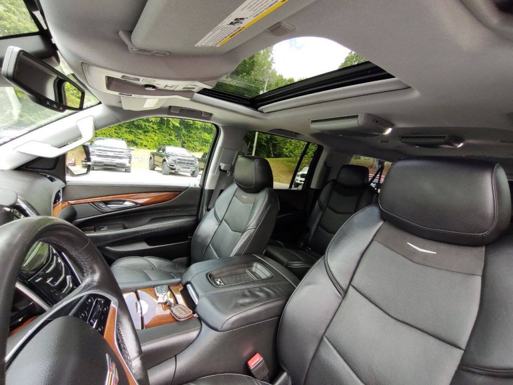 2016 Cadillac Escalade Image 33