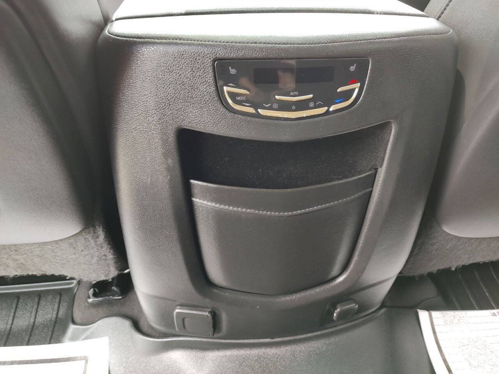 2016 Cadillac Escalade Image 36