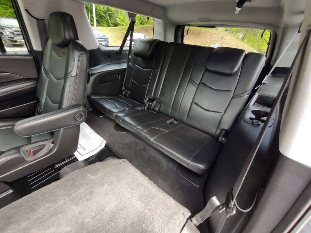 2016 Cadillac Escalade Image 37