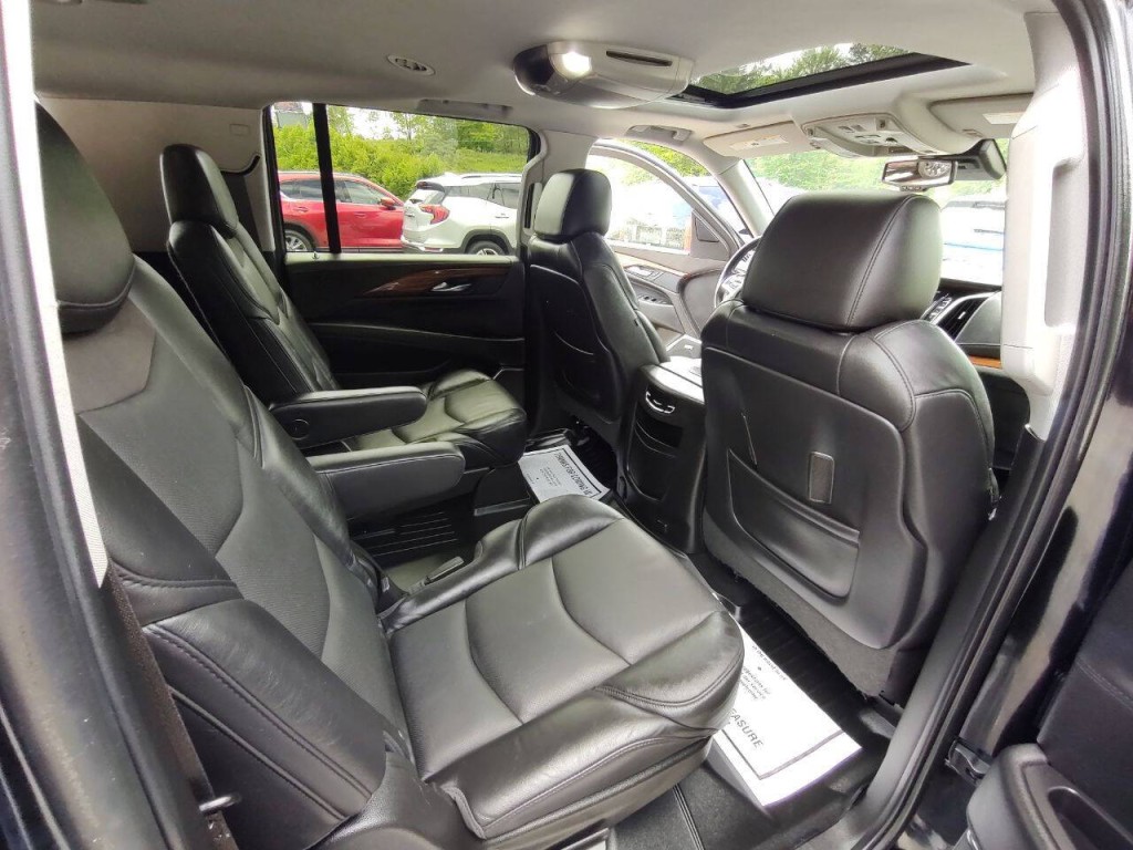 2016 Cadillac Escalade Image 38