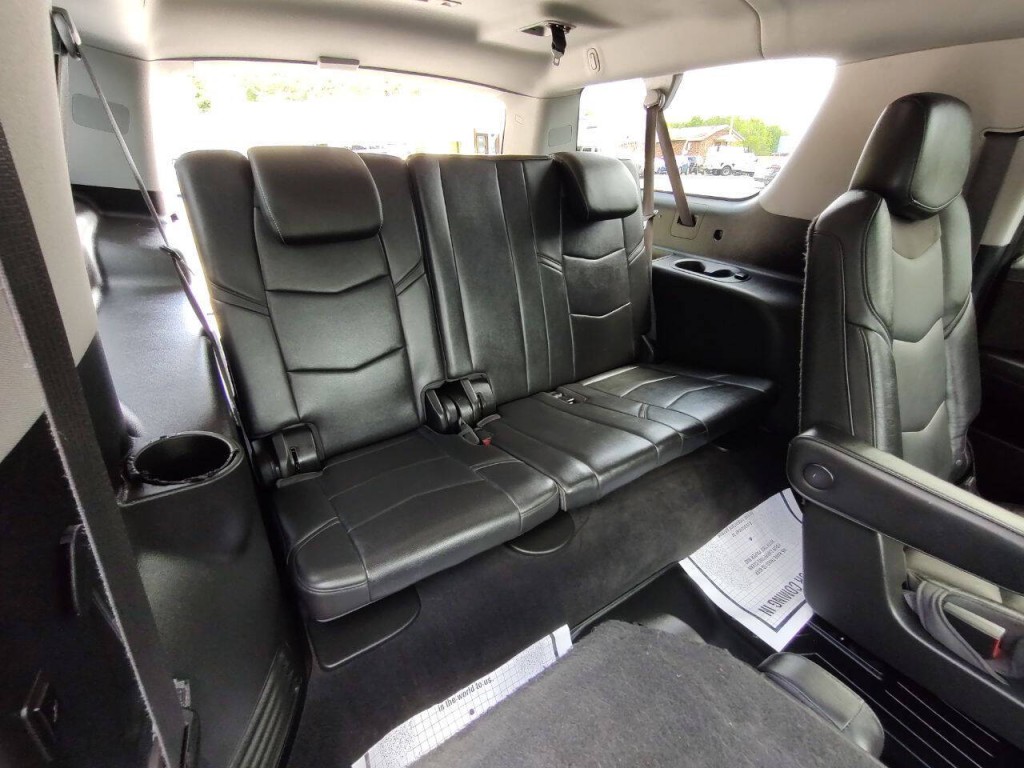 2016 Cadillac Escalade Image 39