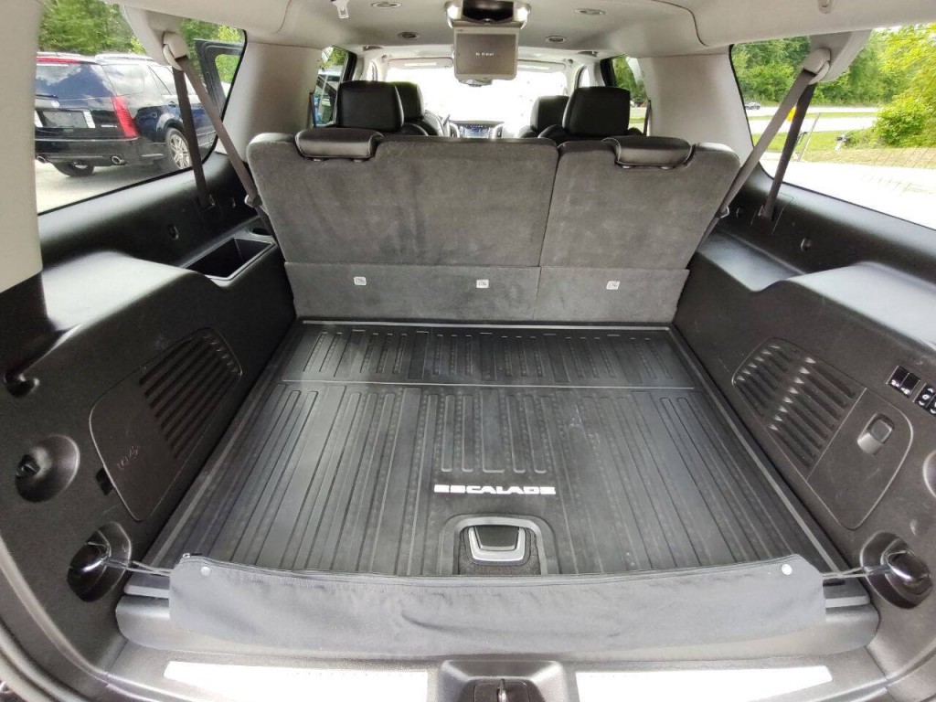 2016 Cadillac Escalade Image 40