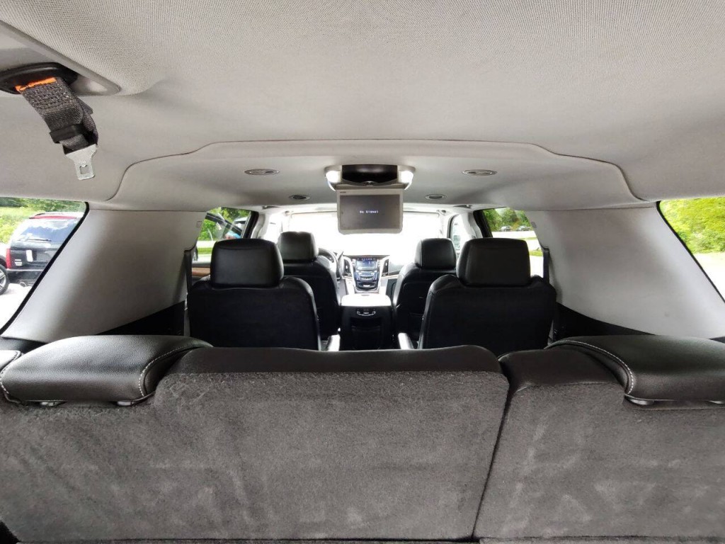 2016 Cadillac Escalade Image 41