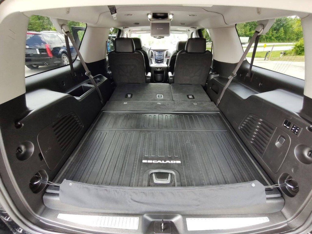 2016 Cadillac Escalade Image 42