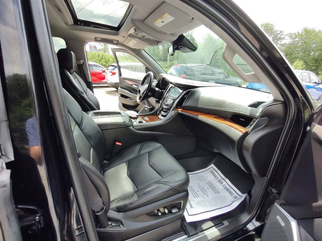 2016 Cadillac Escalade Image 44