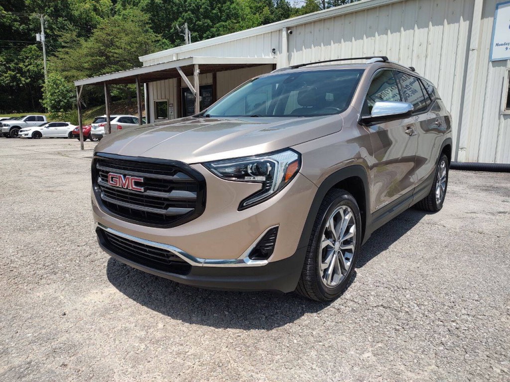 2018 GMC Terrain Image 2