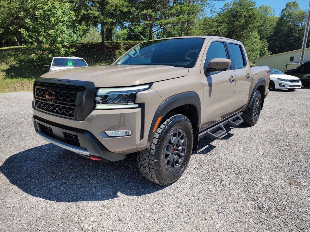 2024 Nissan Frontier Image 2