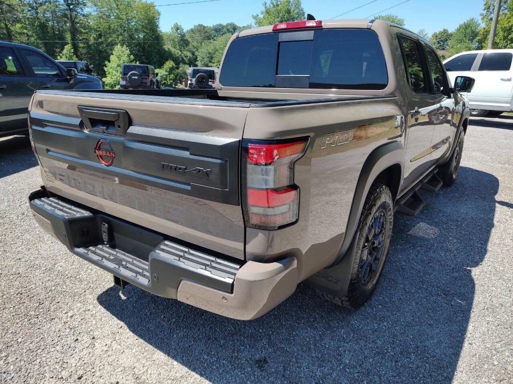 2024 Nissan Frontier Image 5