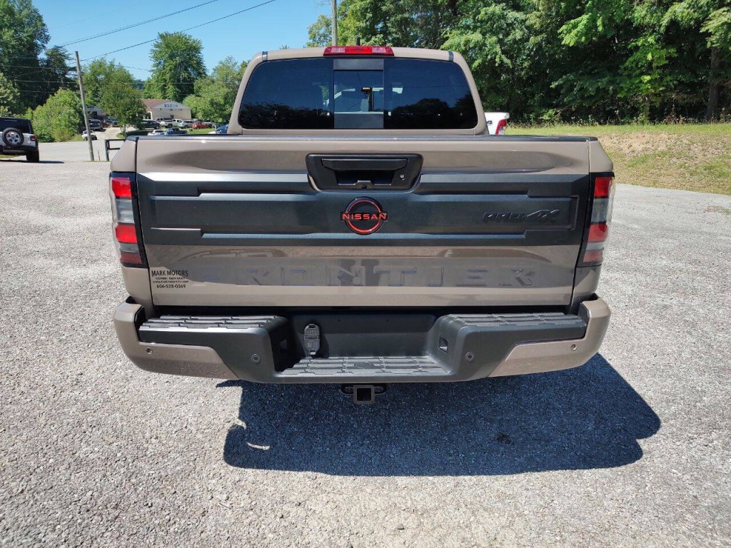 2024 Nissan Frontier Image 6