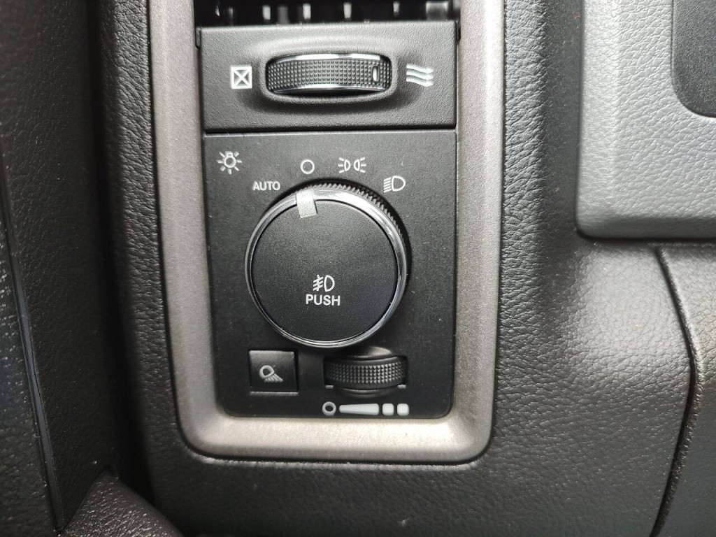 2013 RAM 1500 Image 21
