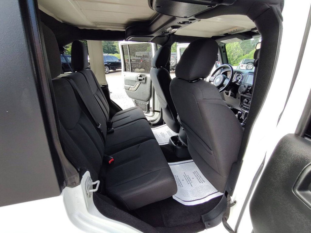 2018 Jeep Wrangler Image 18