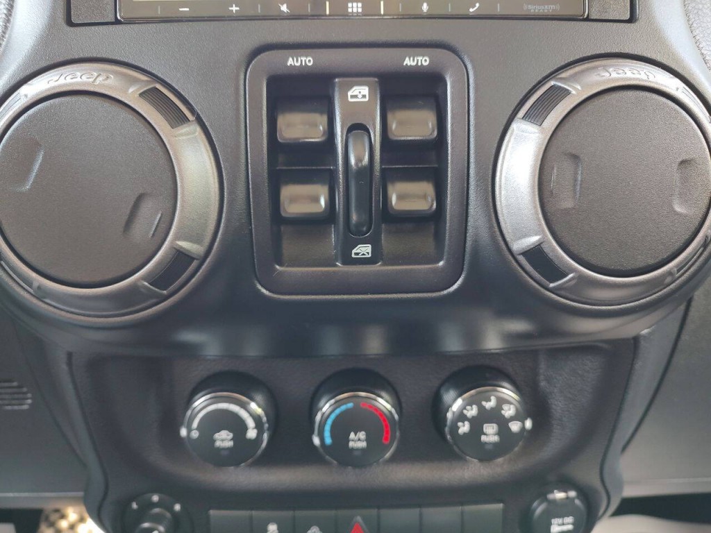 2018 Jeep Wrangler Image 32