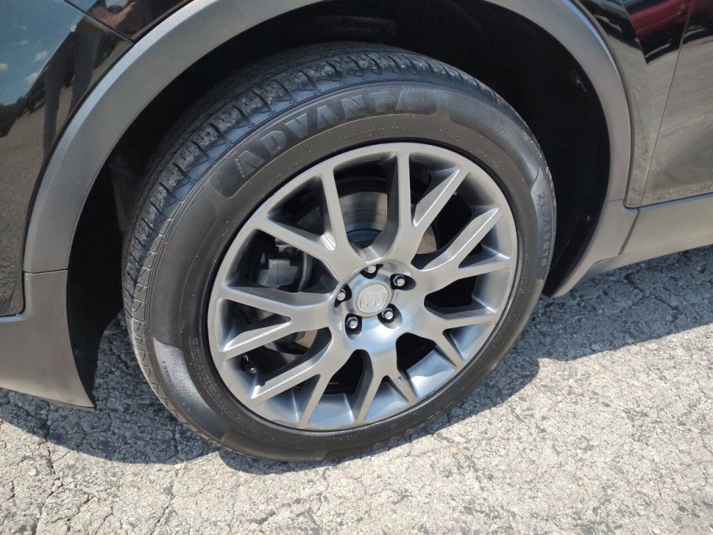 2017 Buick Enclave Image 10