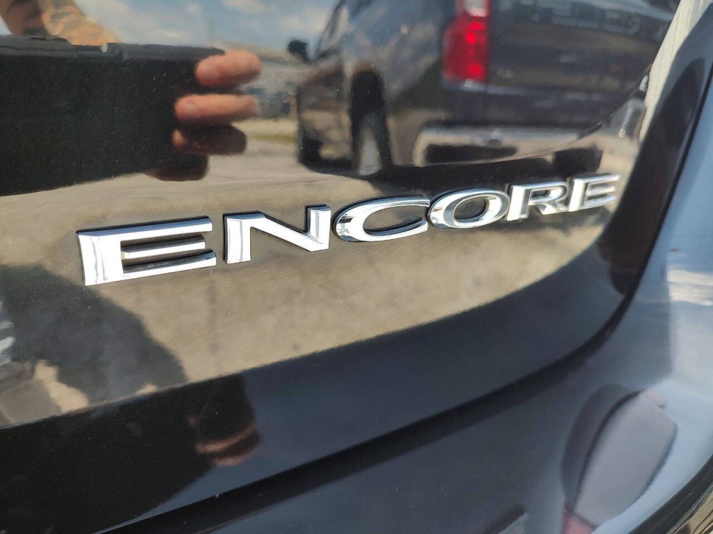 2017 Buick Enclave Image 12
