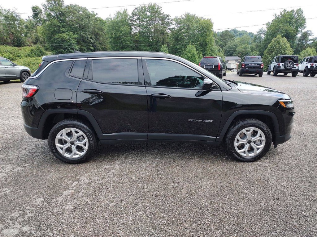 2025 Jeep Compass Image 8