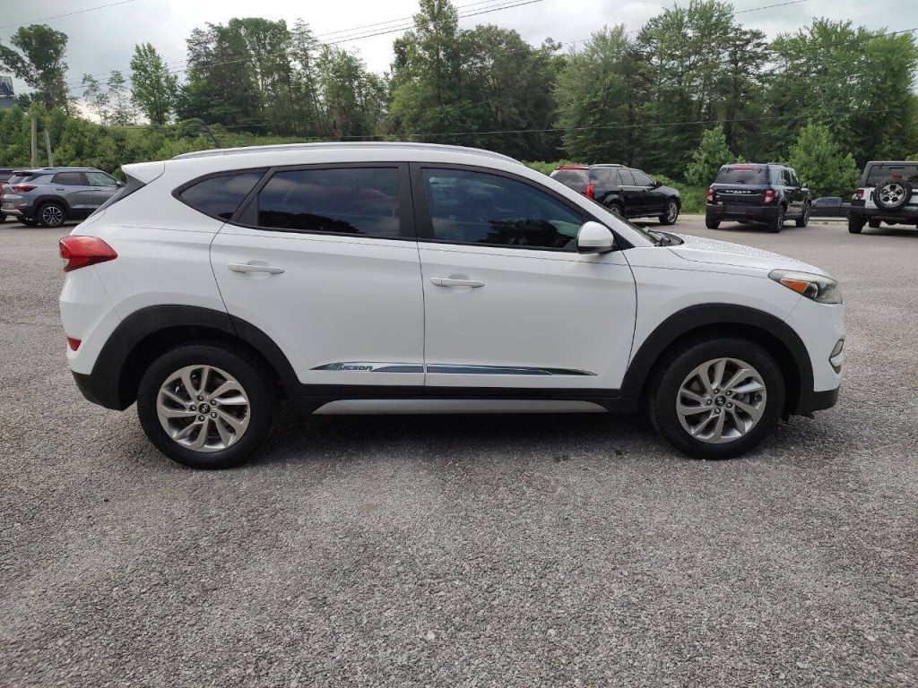 2017 Hyundai Tucson Image 8
