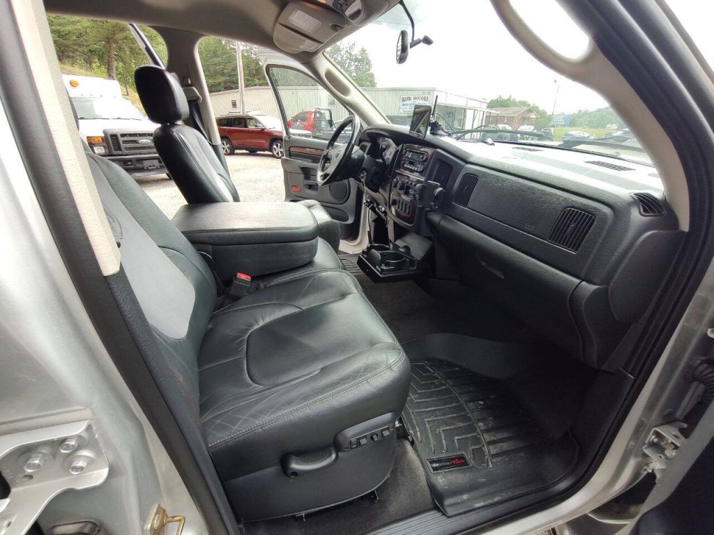 2003 Dodge Ram 3500 Image 22