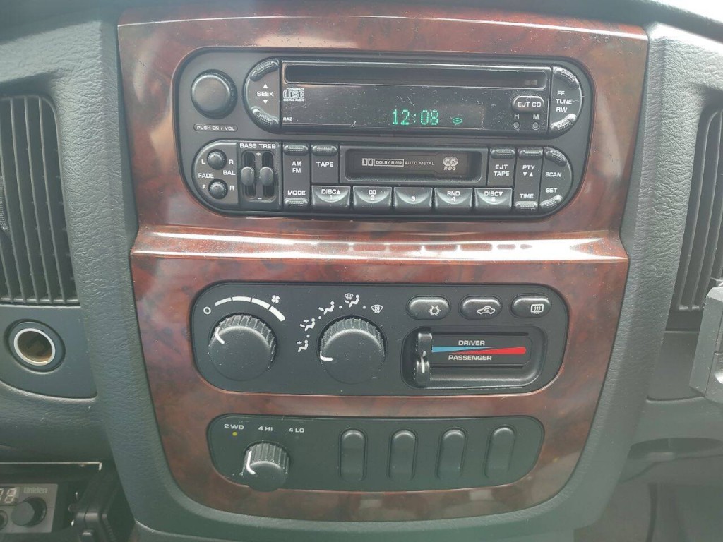 2003 Dodge Ram 3500 Image 40